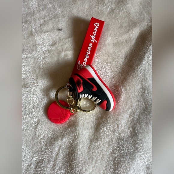 red nike shoe keychain - Picture 2 of 5